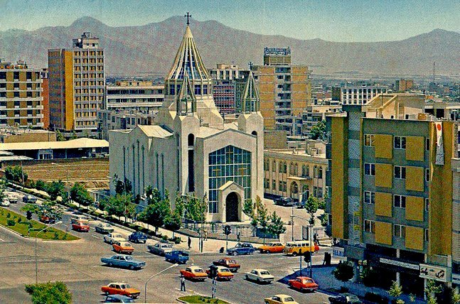 تنها خیابان تهران که به نام یک پادشاه ایران است | عکس 3