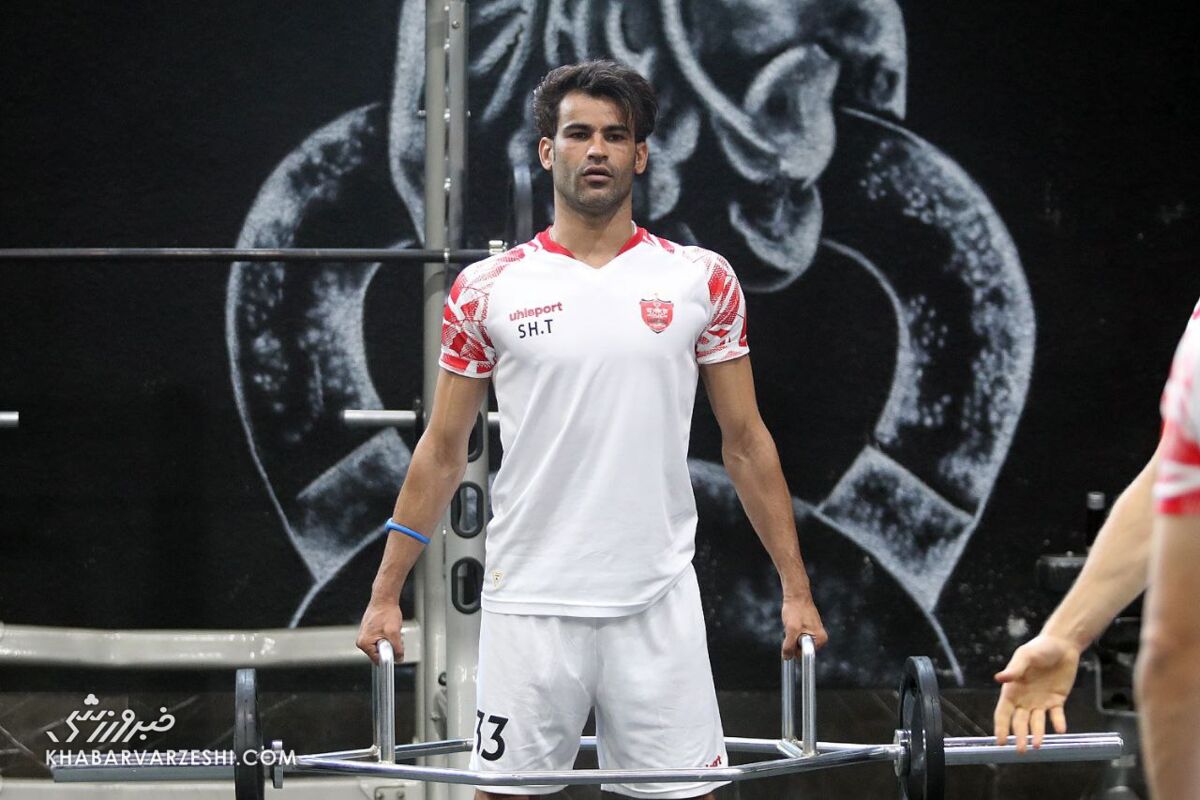 ستاره گلزن پرسپولیس بدون لباس ماند! + عکس 2