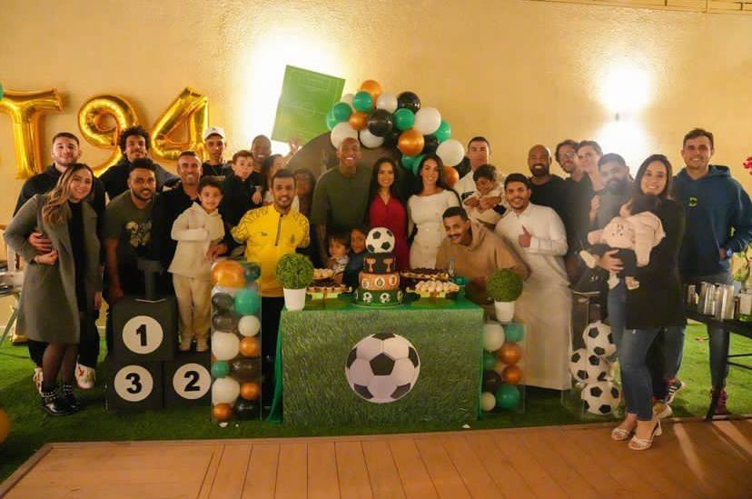 رونالدو و نامزدش در جشن تولد بازیکن برزیل