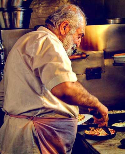 عمو داود اولین پیتزا فروش تهران