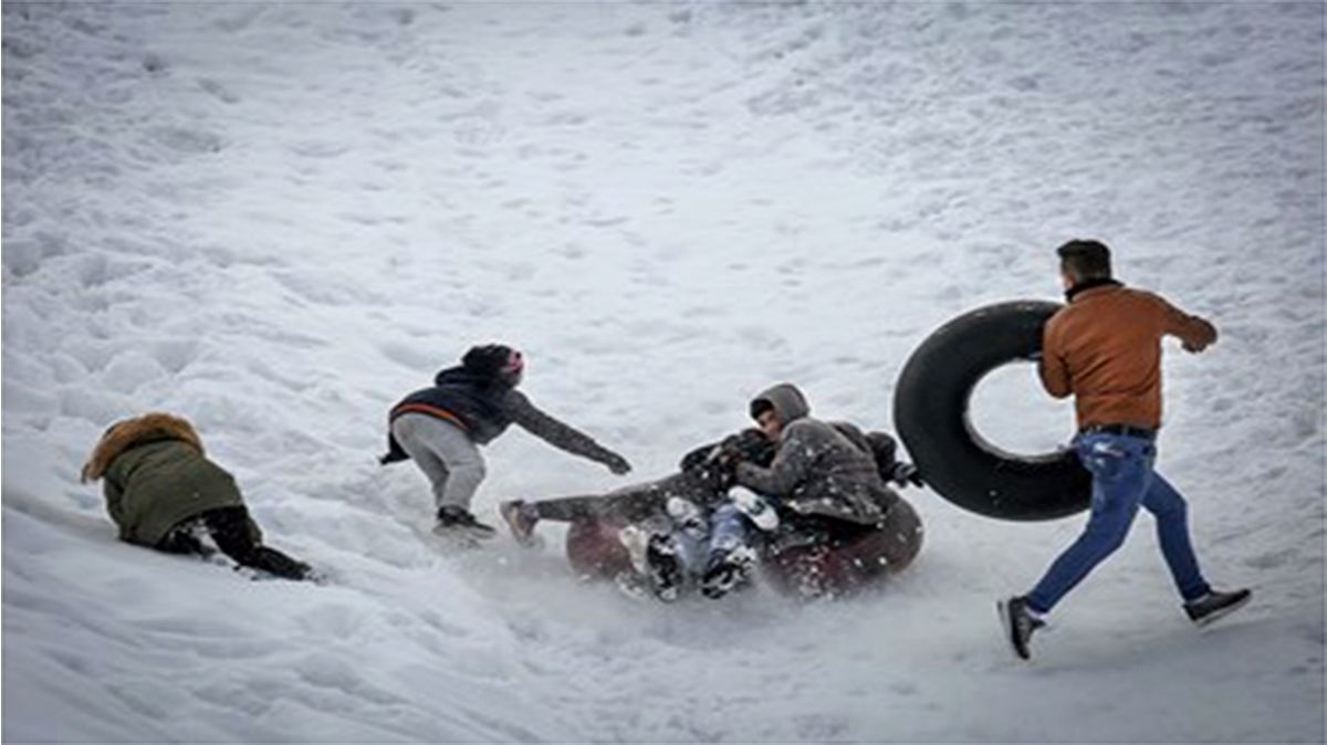 مصدومیت 76 نفر در فارس به علت برف بازی!
