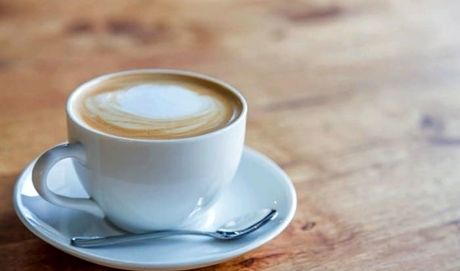 آیا نوشیدن قهوه بر فشار خون تاثیر می‌گذارد؟
