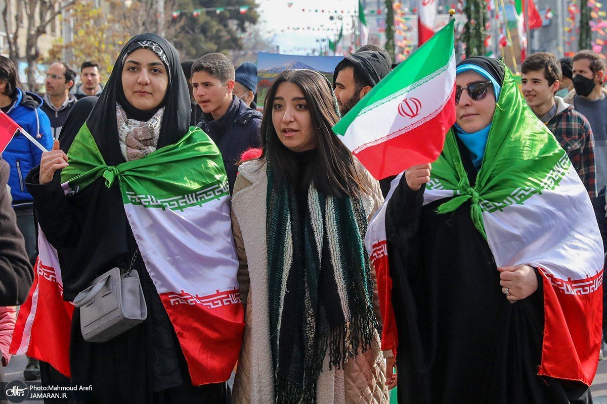 قطعنامه سراسری راهپیمایی 22 بهمن؛ تاکید بر احترام به قانون حجاب و رعایت پوشش مناسب