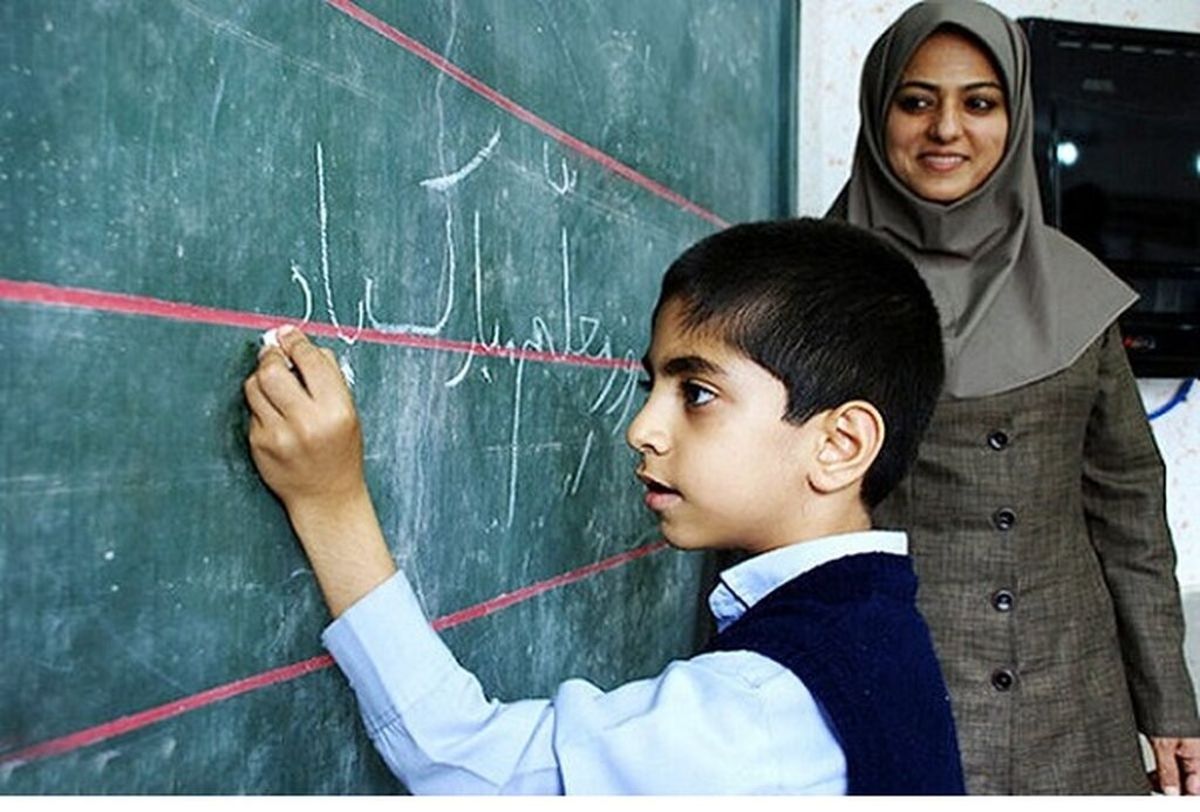 شکست طرح رتبه بندی معلمان / افزایش 200 هزار تا یک میلیون تومانی حقوق برخی معلمان