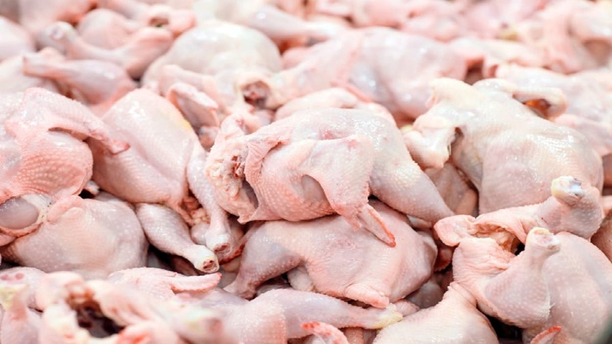 ساز گرانی مرغ در بازار بلند شد / هر کیلو مرغ 75 هزارتومان!