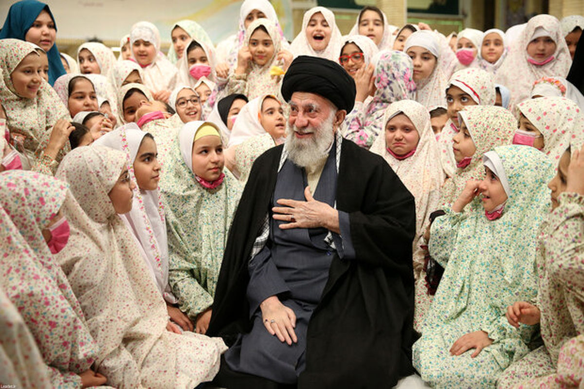 رهبر انقلاب در جشن تکلیف دختران دانشآموز چه گفت؟