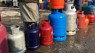 صف‌های طولانی و کمبود سوخت در عنبرآباد | سهمیه سیلندر گاز و نفت سفید چقدر شد؟ + عکس